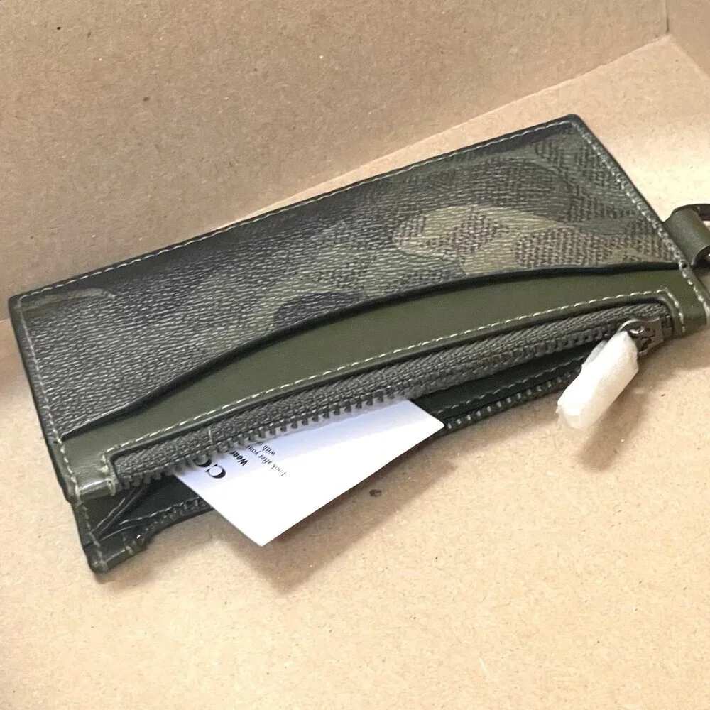 Coach CZ010 Zip Card Case Green Camo Leather Expandable Wallet D-Ring Clip